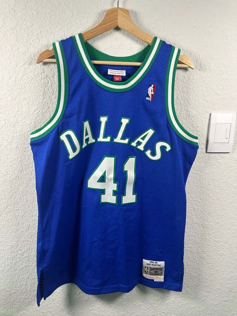 Mitchell & Ness Dirk Nowitzki Dallas Mavericks Jersey M